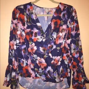 🆕Bell Sleeve Emma & Olivia Surplice Blouse Hi Low